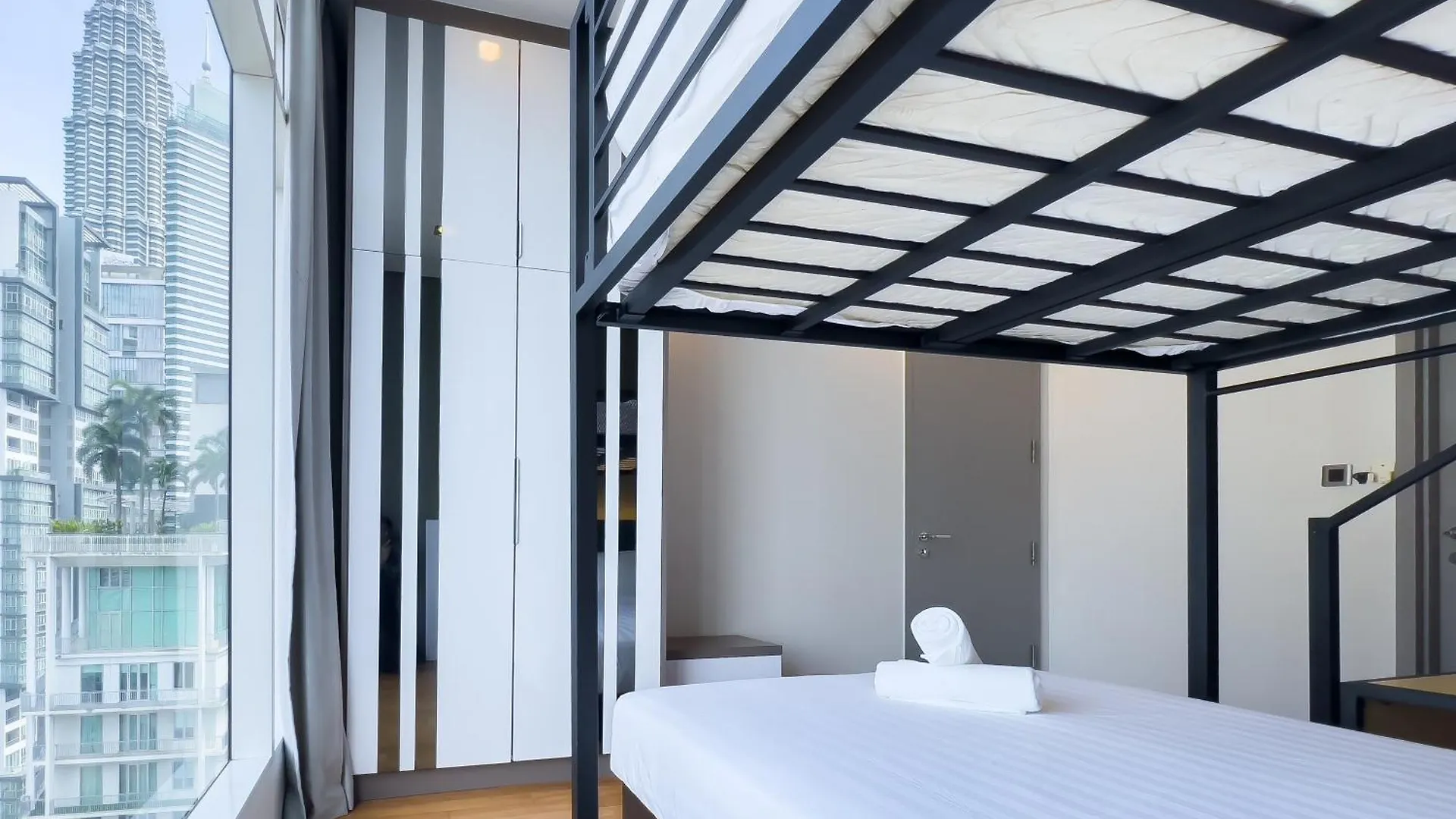 Soho Suites Klcc By Guesthouse Kuala Lumpur 0*,  Malezya